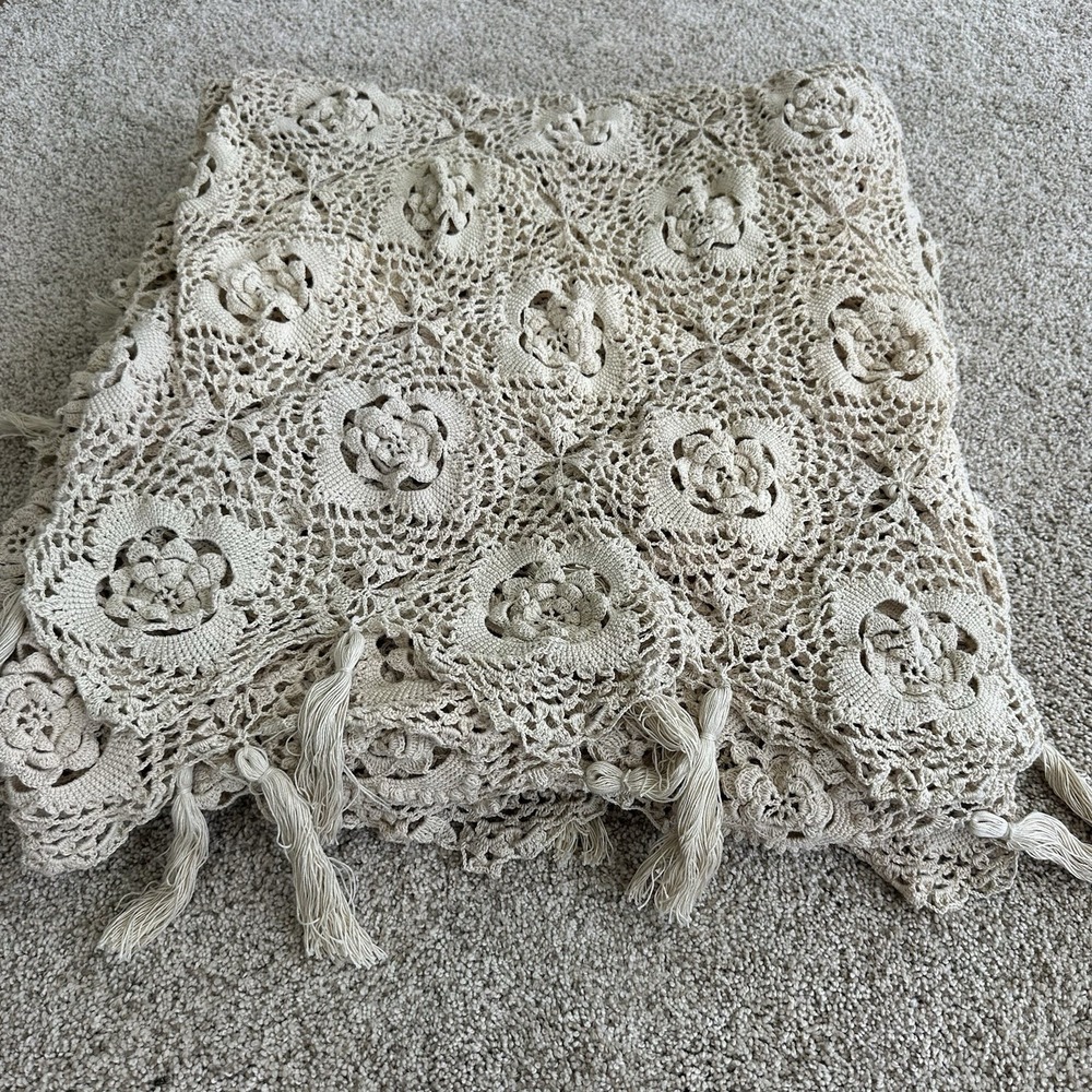 Vintage Crocheted Large Tablecloth Blanket Afghan Throw Beige Ivory 9x7ft Tassel